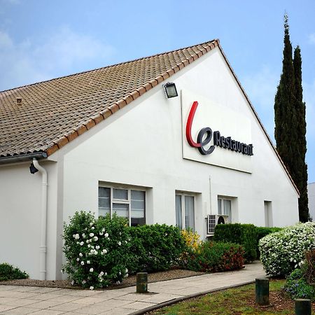 מלון Campanile Lyon Est Aeroport Saint Exupery מראה חיצוני תמונה