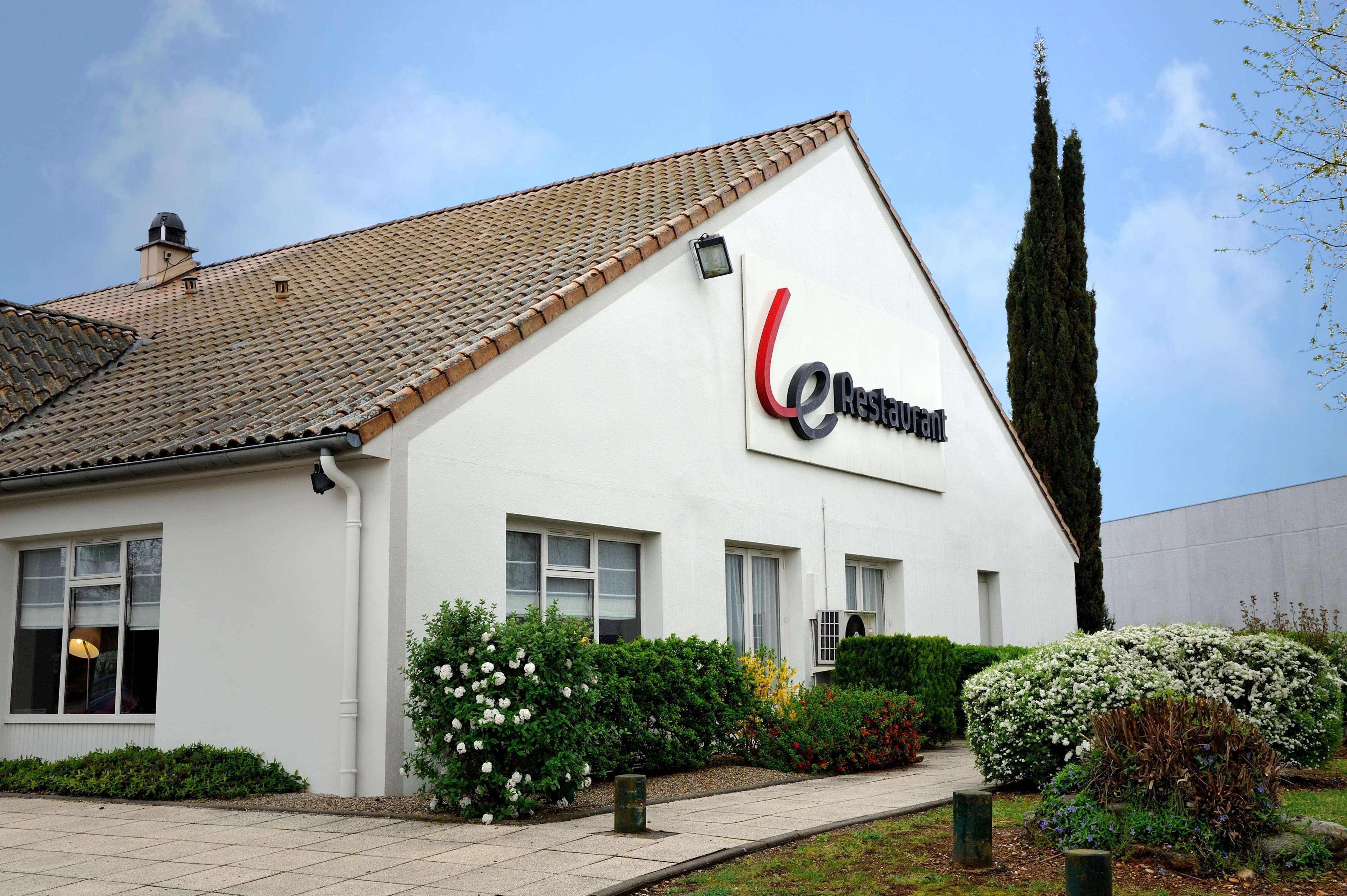 מלון Campanile Lyon Est Aeroport Saint Exupery מראה חיצוני תמונה